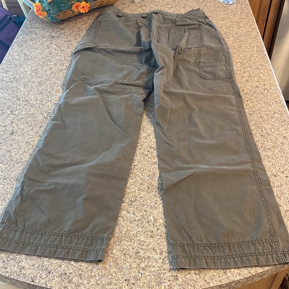 Eastern Mountain Sports Pants BROKEN BUTTON Size 34 But May Run Smaller - Picture 15 of 17